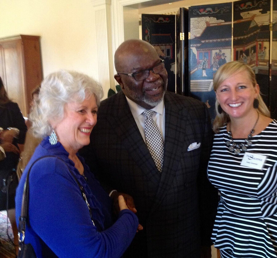 From left: Shopper and Doctor to Doctor Magazine Publisher Jean Loxley-Barnard, Regent Universityâs ELS speaker T.D. Jakes, and Shopper Public Relations/Account Executive Amy Brewer