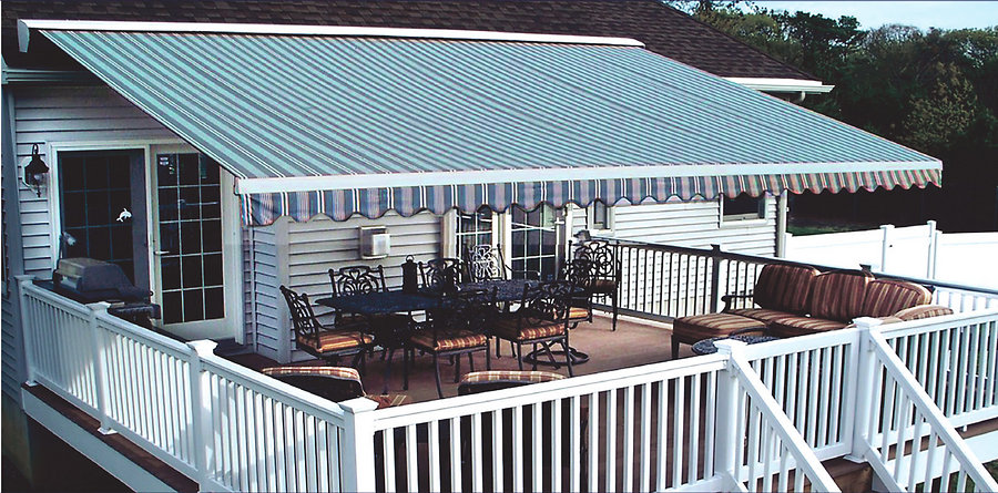 Retractable awnings provide shade when itâ€™s wanted and sun when itâ€™s not.